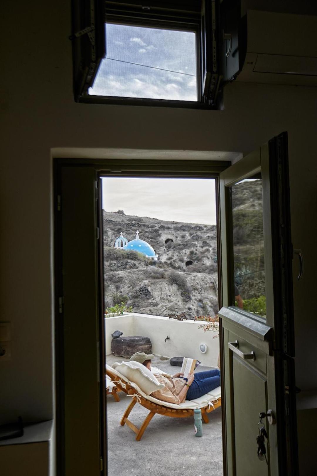 Villa Agrilia Secluded Cave House à Thirassía Extérieur photo
