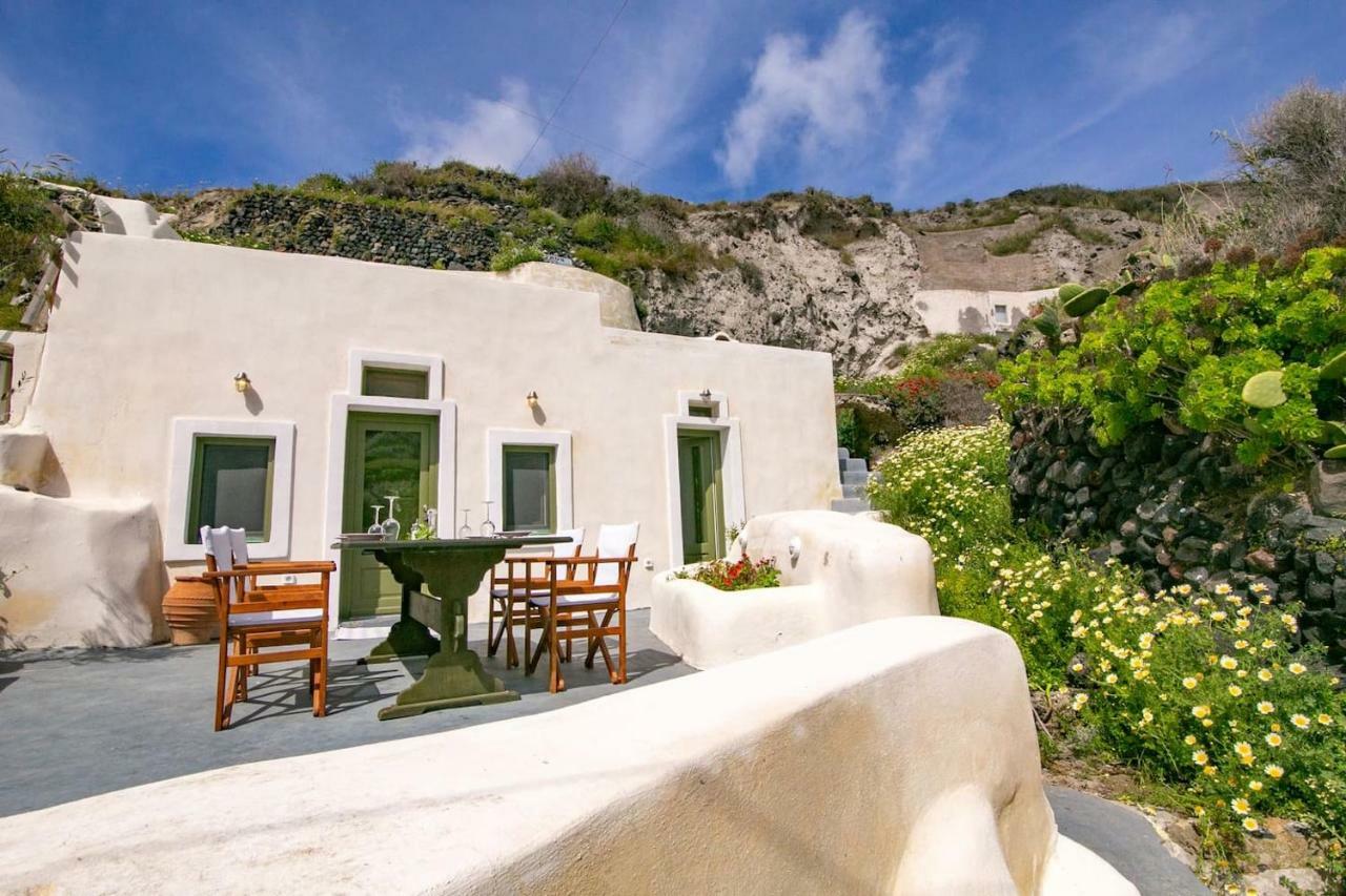 Villa Agrilia Secluded Cave House à Thirassía Extérieur photo