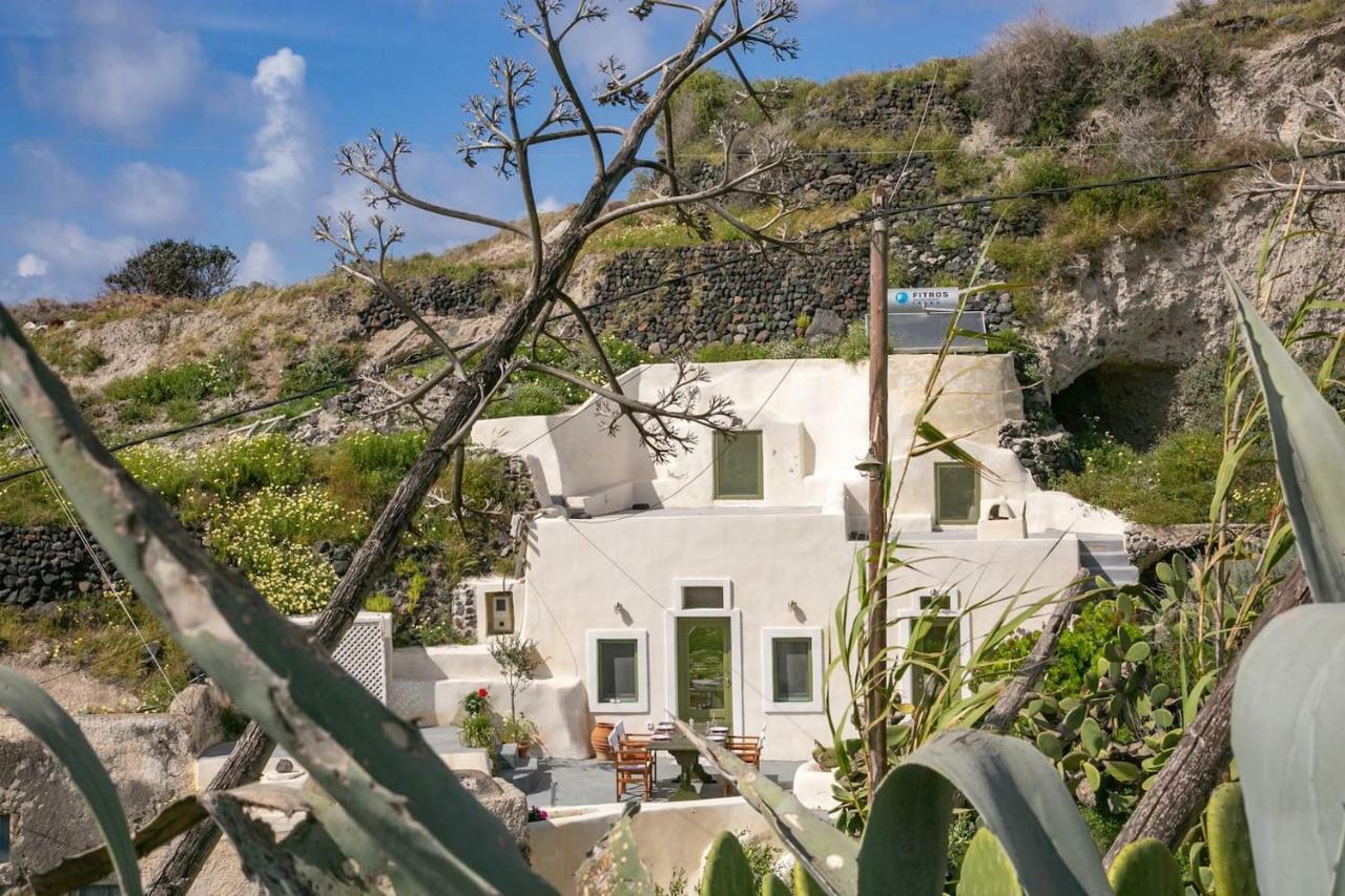 Villa Agrilia Secluded Cave House à Thirassía Extérieur photo