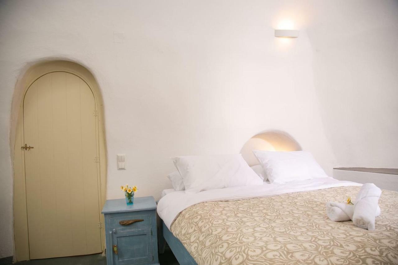 Villa Agrilia Secluded Cave House à Thirassía Extérieur photo