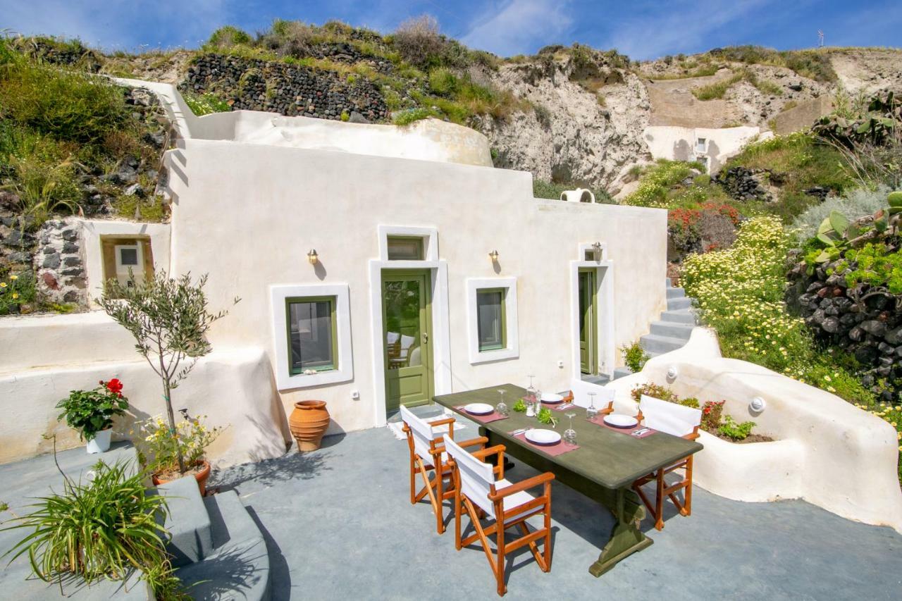 Villa Agrilia Secluded Cave House à Thirassía Extérieur photo