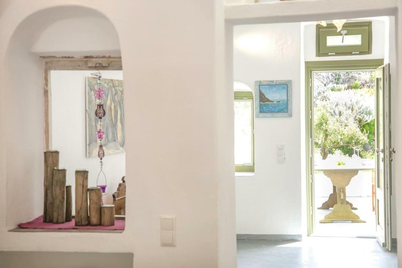 Villa Agrilia Secluded Cave House à Thirassía Extérieur photo